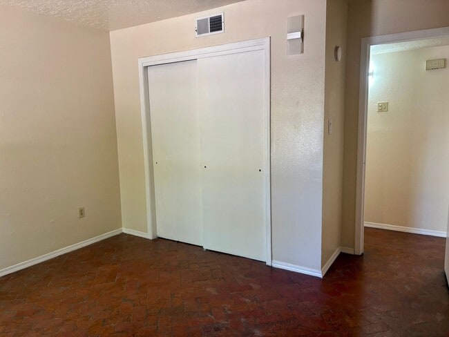Photo - 604 Arno St NE Unit 1