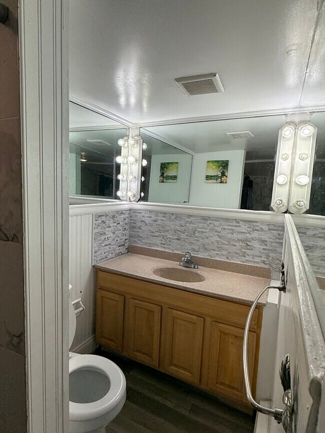 Photo - 84 Thorndike St Unit B