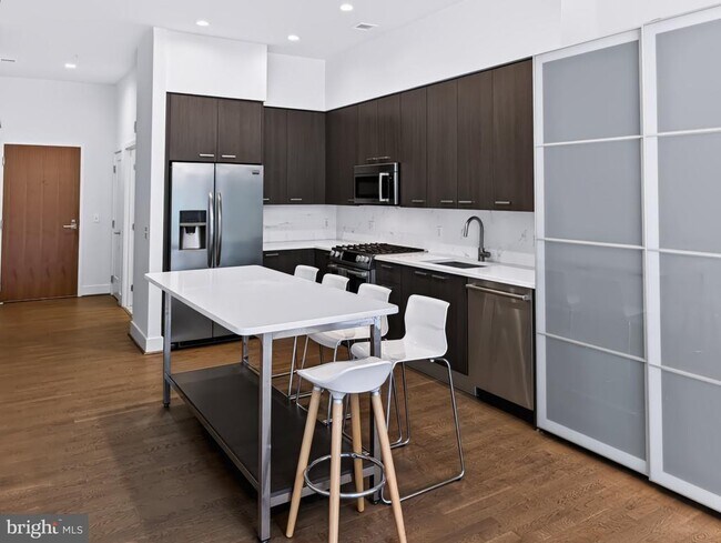 Photo - 525 Water St SW Unit 324