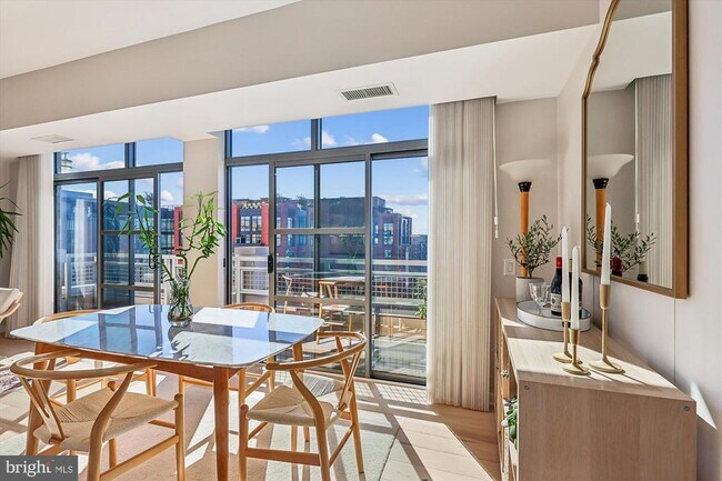 Photo - 475 K St NW Unidad 1116