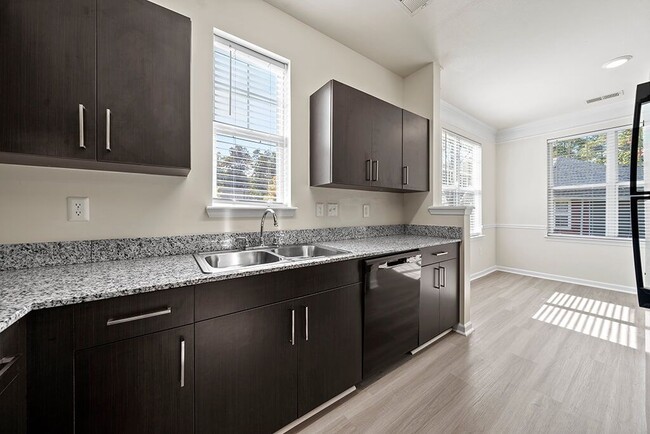 Photo - Grand Oaks Apartment Homes