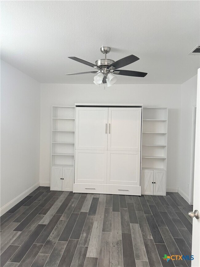 Photo - 311 Crowfoot Dr