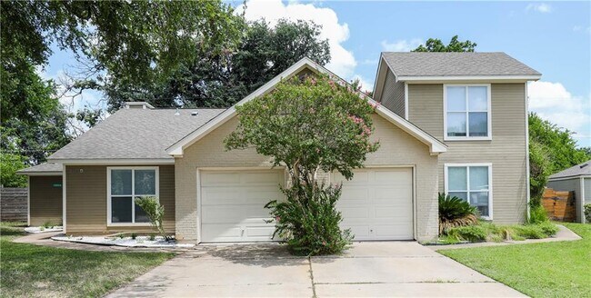 Photo - 1302 Danbury Sq