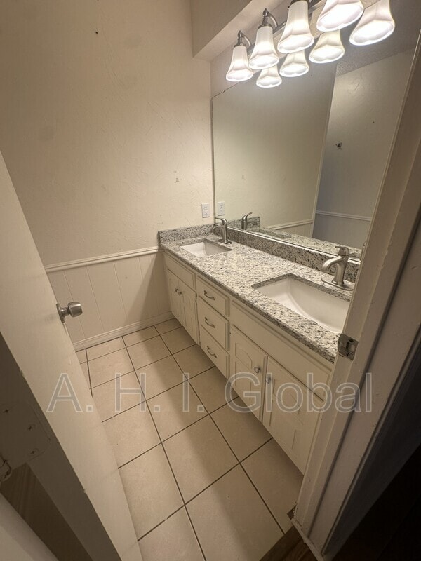Photo - 7040 Fulham Dr