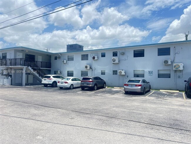 Building Photo - 6780 SW 44th St Unit 15