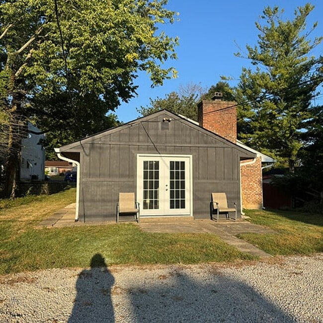 Building Photo - 319 N Elm St Unit 319 1/2 B N. Elm St.