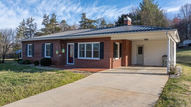 Photo - 313 Arrowood St SE
