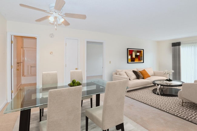 Oak Creek Apartments