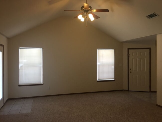 Photo - 1115 GRINNELL Cir Unit A