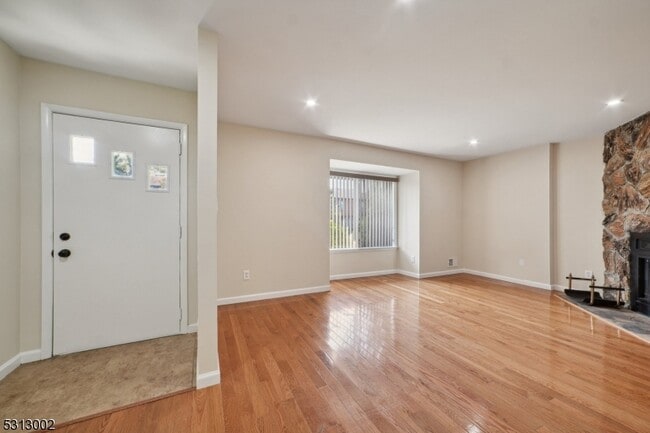 Photo - 8 Brookside Heights