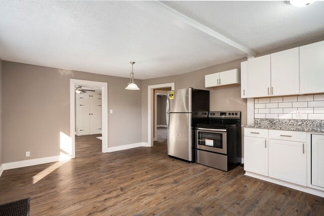 Photo - 2 Bedroom Home For Rent Near The Old Train Station!