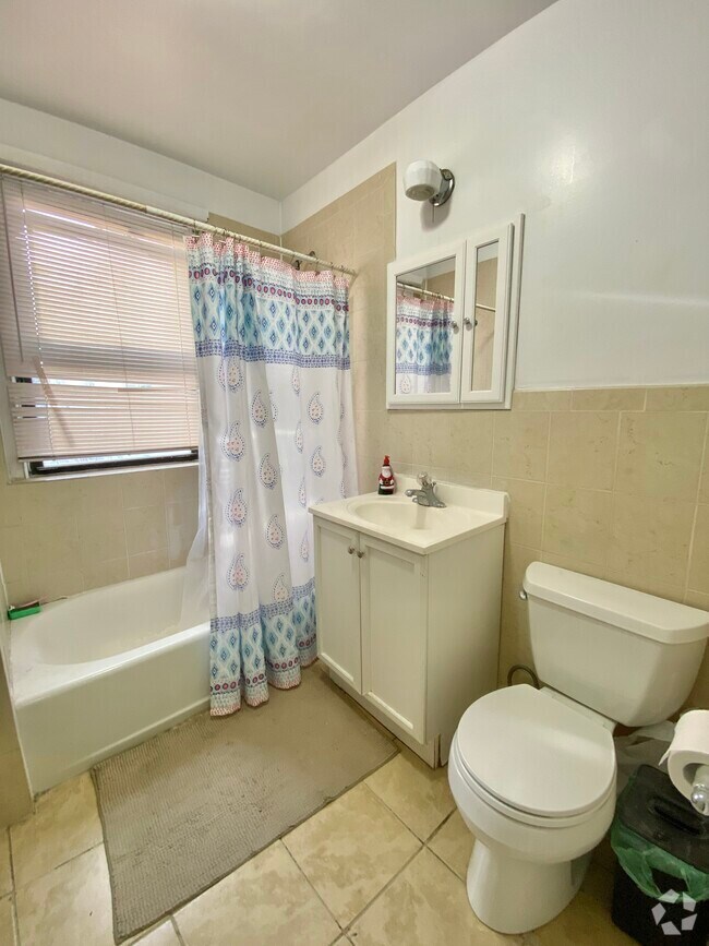 Building Photo - 239 Harvard St Unit 2 Rental