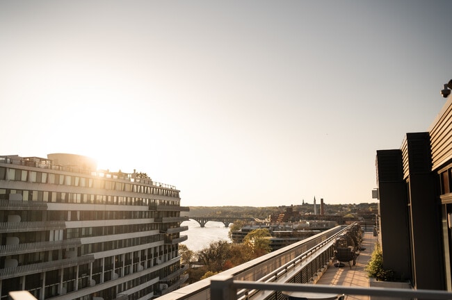 Watergate Views
