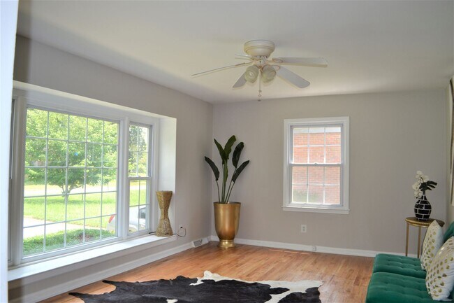 Photo - Beautiful, updated Charlotte ranch