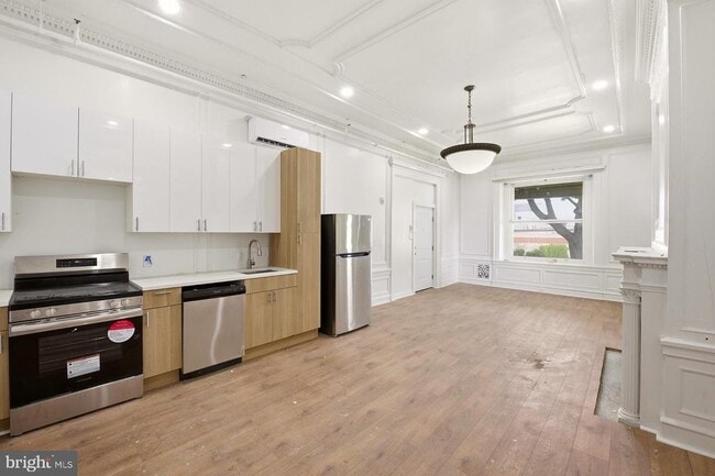 Photo - 6012 Ridge Ave Unit 2