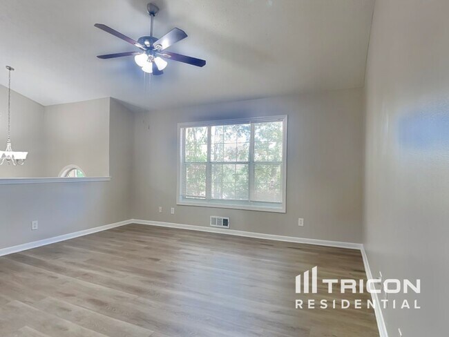 Photo - 235 Princeton Way