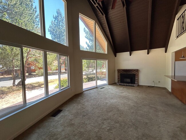 1434 Friant Dr