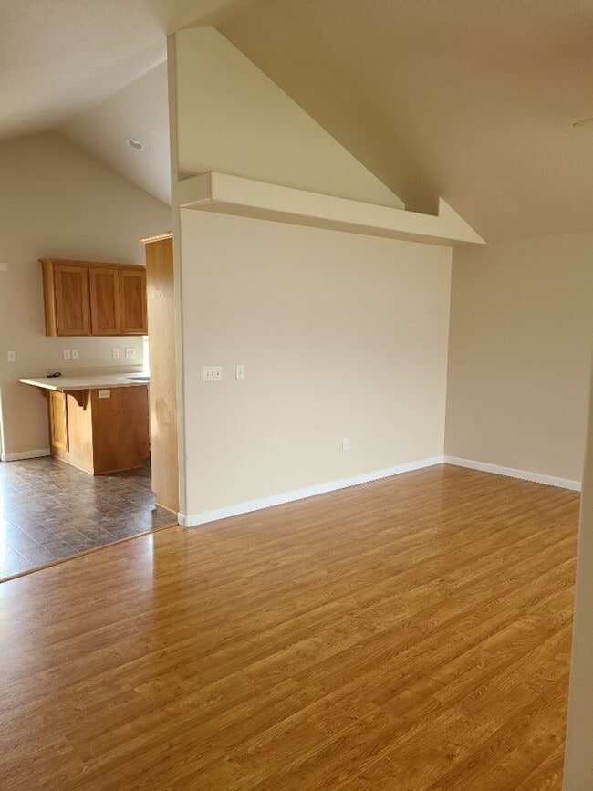 Photo - Spacious 3 Bed, 2 Bath Home on a Corner Lot in Southwest Medford