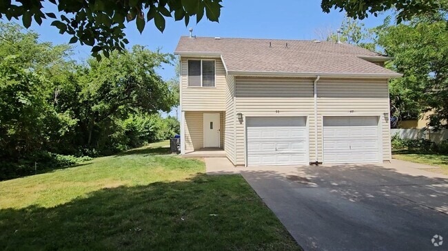 Building Photo - Spacious 3 Bd 2.5 Bath Townhouse in Bountiful