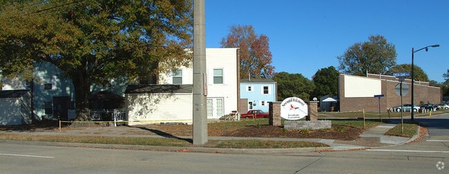 Second Oakmont Townhouses - Second Oakmont Townhouses