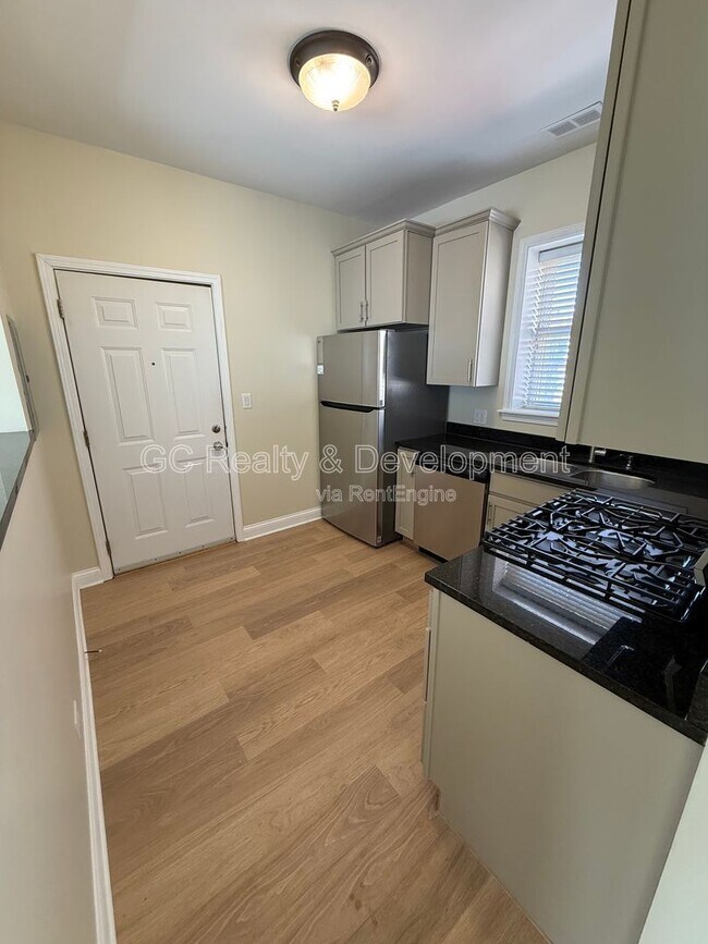 Photo - 4652 N St Louis Ave Unit 3E