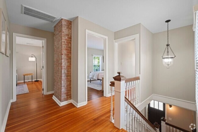 Building Photo - 22 Lincoln Ave Unit #2 Rental