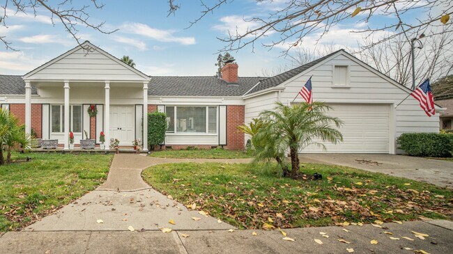 Photo - 1819 Cedar St