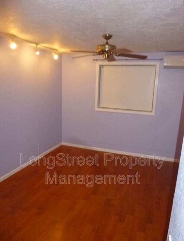 Photo - 2872 SE Linda St