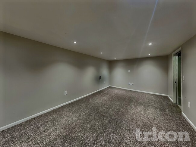 Photo - 7035 Montroff Cir