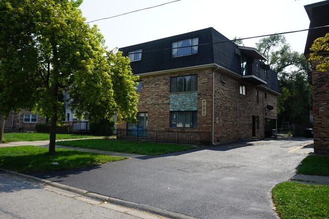 Photo - 7021 100th St Unit APT 3S