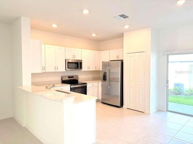 Photo - 10171 Trumpet Honeysuckle Wy