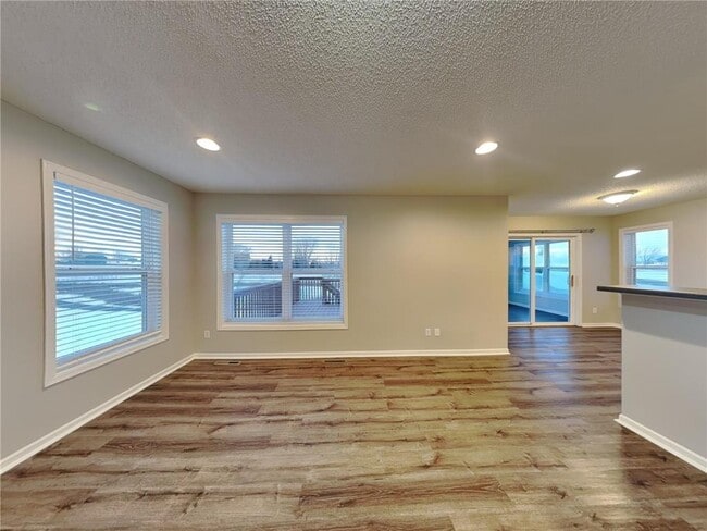 Photo - 10065 42nd St NE