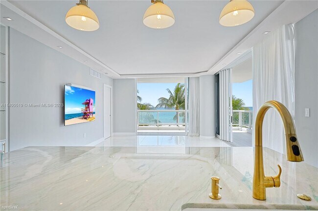 Photo - 2 br, 2 bath Condo - 4201 Collins Ave Apt 401 Unit Apt 401