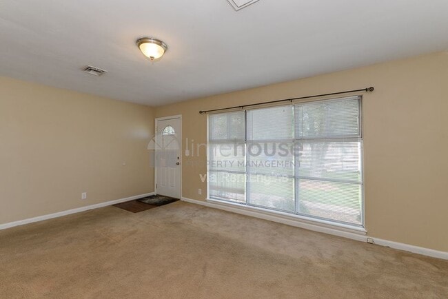 Photo - 290 Sedgefield Ave