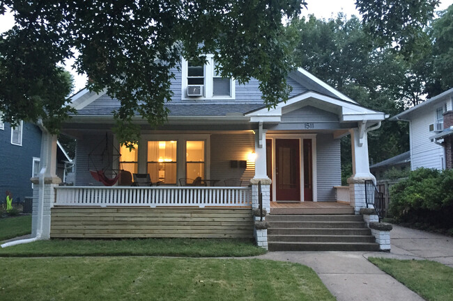 front of property - 1511 Leavenworth St Townhome