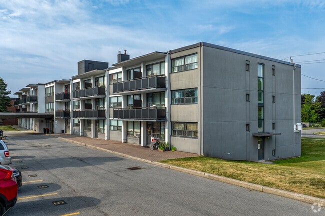 Photo - 4750 Bathurst Street Apartments