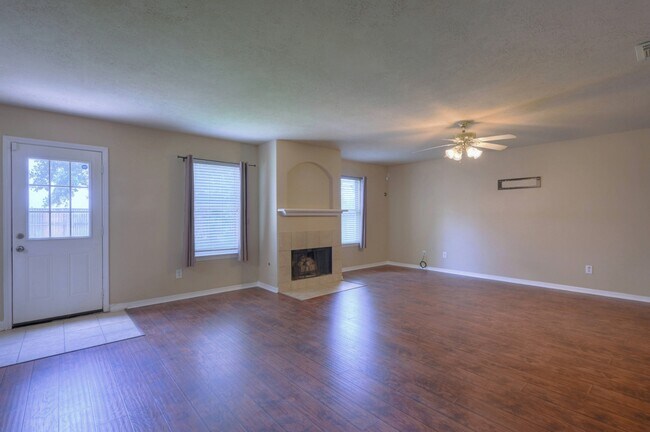 Photo - 21803 Manor Ct Dr