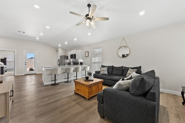 Photo - 401 Farmstead Ln