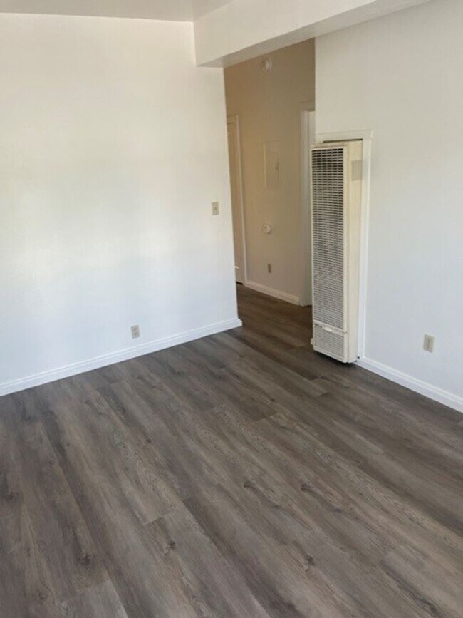 Photo - Newly upgraded Central Berkeley one-bedroo... Unit 04