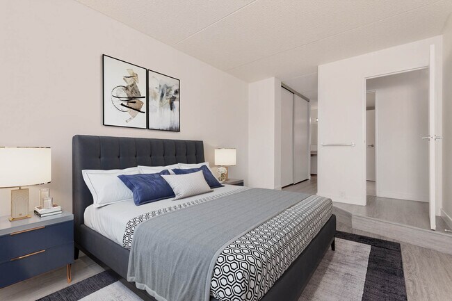 Photo - Southpointe Plaza