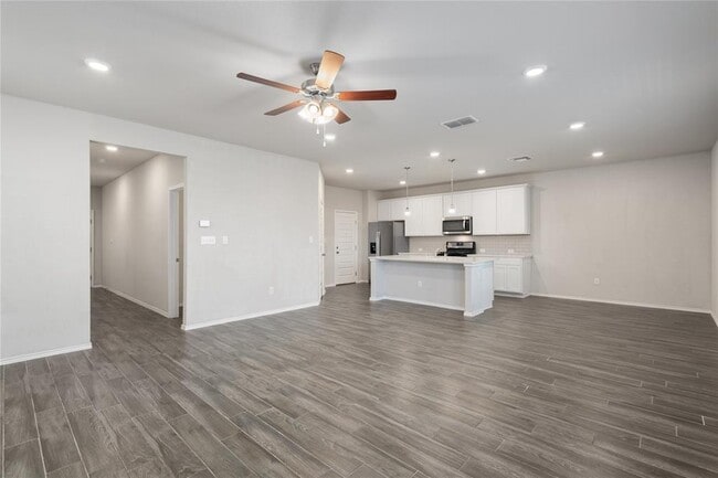 Photo - 222 Jaycen Ln