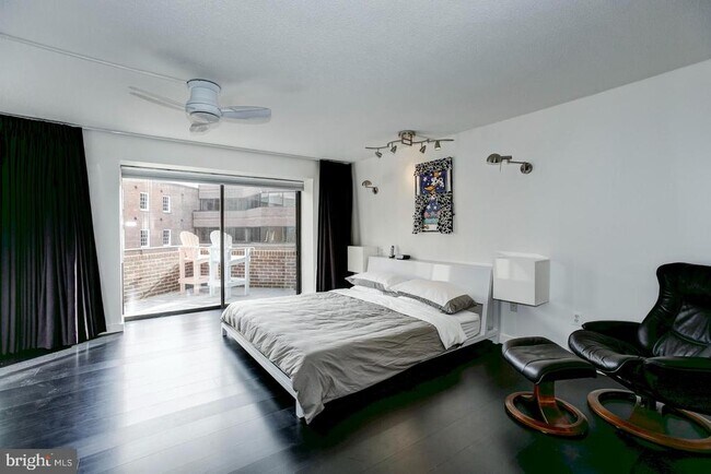 Photo - 1015 33rd St NW Unit 603