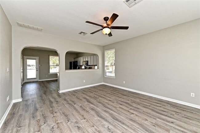 Photo - 1227 Cardigan St