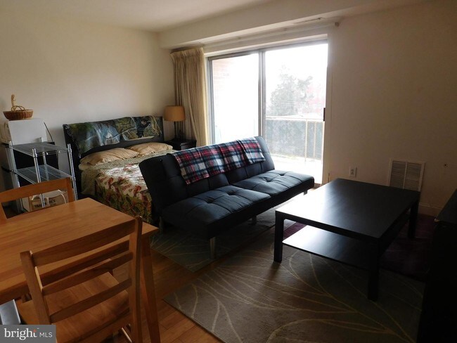 Studio Apartments For Rent In Clarendon Courthouse Arlington Va Photo 1931 N Cleveland St Unit 505