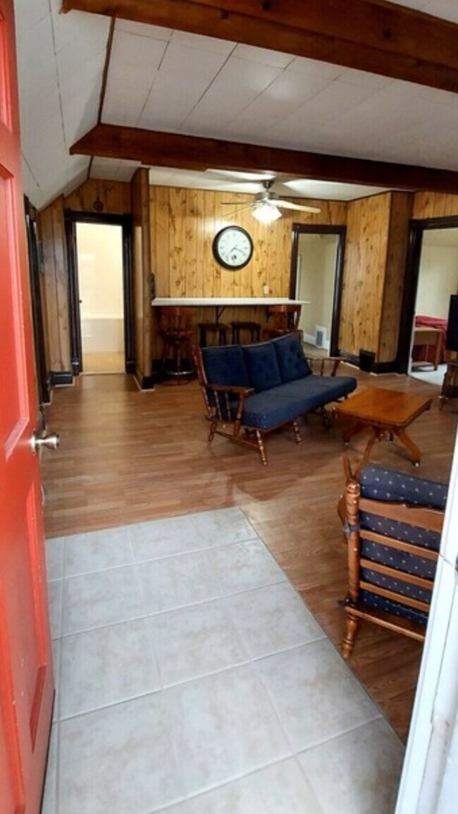 Photo - 517 W Seventh St Unit Upper