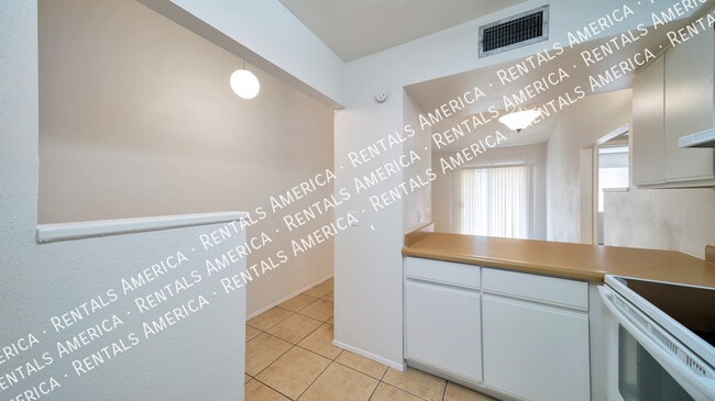 Photo - 1360 N Riverview Blvd