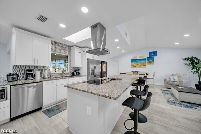 Photo - 299 Rotonda Cir