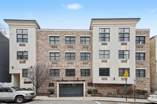 Photo - 140-136 36th St Unidad 202