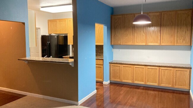 Photo - Large Terrace near Lake Merritt - In-unit Washer & Dryer Unit 202