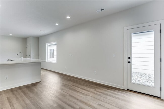 Photo - Beautiful Five Bedroom, Two Bathroom